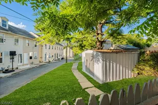 330 Chambers St, Phillipsburg, NJ 08865 - Photo 24