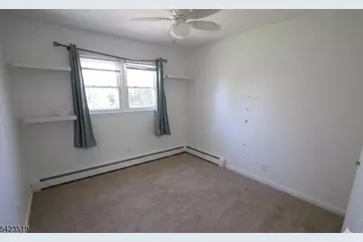 35 Mary Ann Rd, Jefferson Township, NJ 07438 - Photo 12