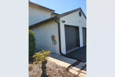 23 Peach Ct, Raritan Township, NJ 08822 - Photo 2