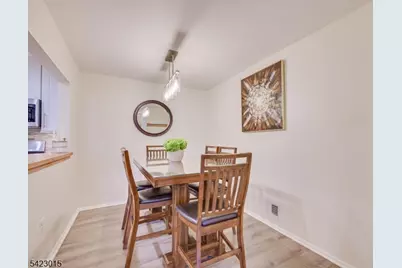 95 Sapphire Ln, Franklin Township, NJ 08823 - Photo 4