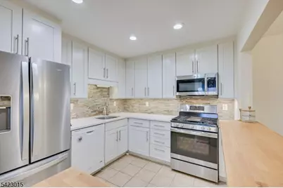 95 Sapphire Ln, Franklin Township, NJ 08823 - Photo 6