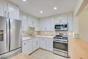 95 Sapphire Ln, Franklin Township, NJ 08823 - Photo 6