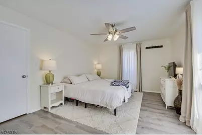 95 Sapphire Ln, Franklin Township, NJ 08823 - Photo 8