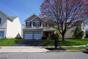 403 Hamilton Dr, Greenwich Township, NJ 08886 - Photo 2