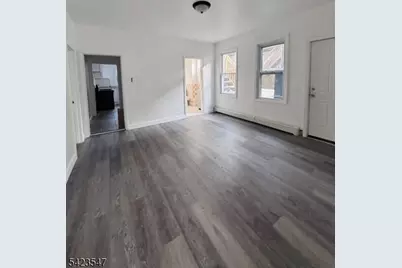 9 Sparrow St, Paterson, NJ 07524 - Photo 4