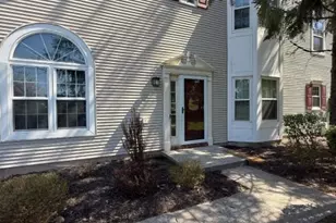 2 Sapphire Ln, Franklin Township, NJ 08823 - Photo 2