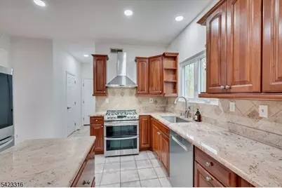 9 Stirrup Way, Franklin Township, NJ 08540 - Photo 16