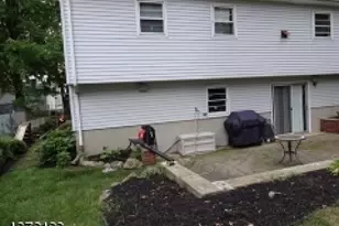 11 Laurelton Rd, Parsippany, NJ 07054 - Photo 2