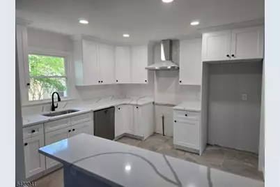 11 Laurelton Rd, Parsippany, NJ 07054 - Photo 4