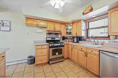 439 Fairview Ave, Woodbridge Township, NJ 07067 - Photo 6