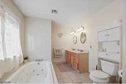 439 Fairview Ave, Woodbridge Township, NJ 07067 - Photo 16