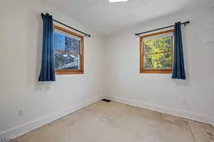 27 Middle Rd, Bloomingdale, NJ 07403 - Photo 30