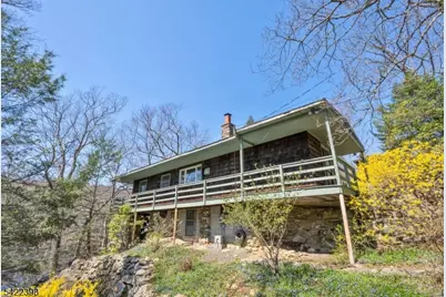 27 Middle Road, Bloomingdale, NJ 07403 - Photo 8