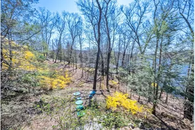 27 Middle Road, Bloomingdale, NJ 07403 - Photo 22