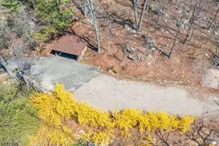 27 Middle Rd, Bloomingdale, NJ 07403 - Photo 18