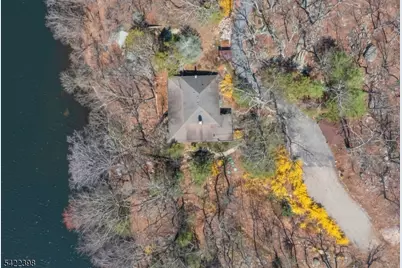 27 Middle Road, Bloomingdale, NJ 07403 - Photo 6