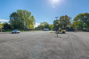 52 Hampton House Rd S, Hampton Township, NJ 07860 - Photo 2