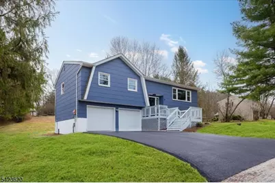 43 Courtland Dr, Wantage, NJ 07461 - Photo 2