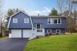 43 Courtland Dr, Wantage, NJ 07461 - Photo 1