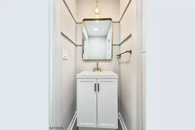 564 Warren St, Phillipsburg, NJ 08865 - Photo 12