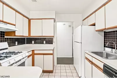 100 W Grand St, Elizabeth, NJ 07202 - Photo 12