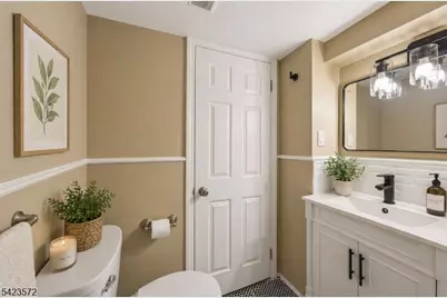 569 Chestnut St, Orange, NJ 07050 - Photo 8