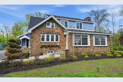 901 N Washington Ave, Green Brook Township, NJ 08812 - Photo 1