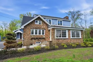 901 N Washington Ave, Green Brook Township, NJ 08812 - Photo 1