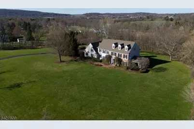 15 Ramsey Rd, Clinton Township, NJ 08833 - Photo 2