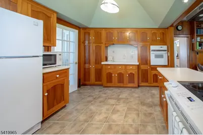 27 Edison Ave, Ogdensburg, NJ 07439 - Photo 18