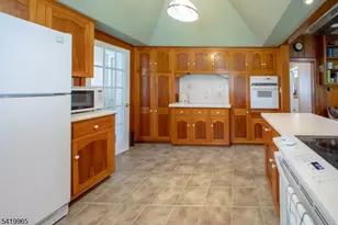 27 Edison Ave, Ogdensburg, NJ 07439 - Photo 18