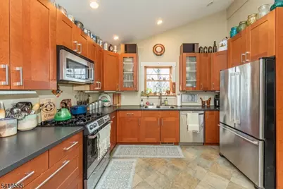 23 Ridge Trl, Kinnelon, NJ 07405 - Photo 4