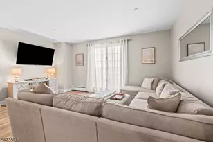 100-31 Shearwater Ct, Jersey City, NJ 07305 - Photo 2