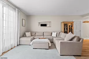 100-31 Shearwater Ct, Jersey City, NJ 07305 - Photo 1