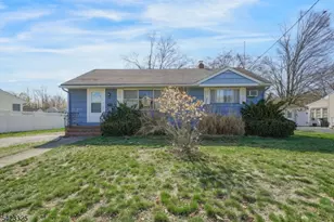 25 Stiles Ct, Pompton Lakes, NJ 07442 - Photo 1