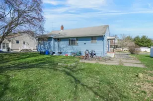 25 Stiles Ct, Pompton Lakes, NJ 07442 - Photo 4