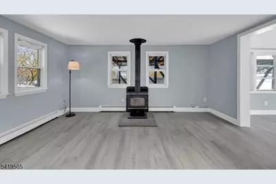 28 Oriole Rd, Jefferson Township, NJ 07438 - Photo 8