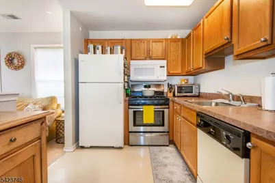 366 Cambridge Dr, Butler, NJ 07405 - Photo 12