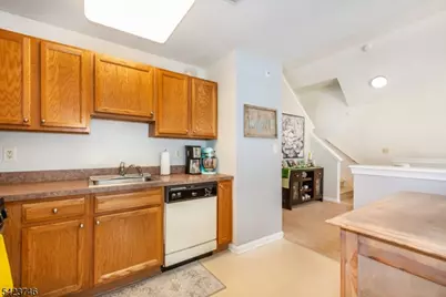 366 Cambridge Dr, Butler, NJ 07405 - Photo 14