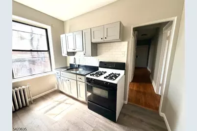 17 Elwood Pl Apt #305, Newark, NJ 07104 - Photo 8