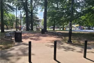 17 Elwood Pl Apt, Newark, NJ 07104 - Photo 12