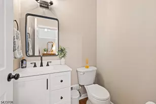 8 Scarlet Oak Dr, Montgomery Township, NJ 08540 - Photo 6