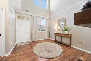 8 Scarlet Oak Dr, Montgomery Township, NJ 08540 - Photo 4