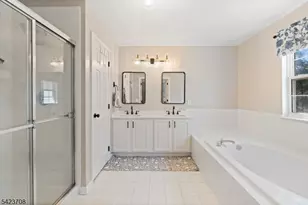 8 Scarlet Oak Dr, Montgomery Township, NJ 08540 - Photo 18