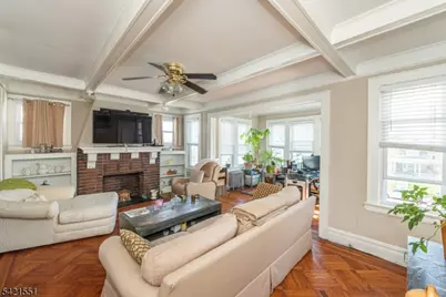 32 Irving St, Montclair, NJ 07042 - Photo 4