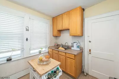 32 Irving St, Montclair, NJ 07042 - Photo 12