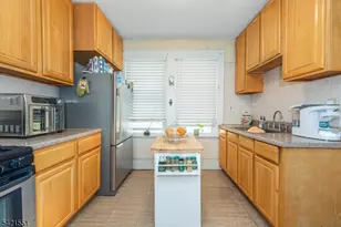 32 Irving St, Montclair, NJ 07042 - Photo 10