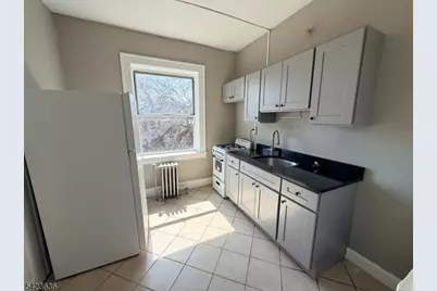 16 Irving St Apt #C6, Newark, NJ 07112 - Photo 6