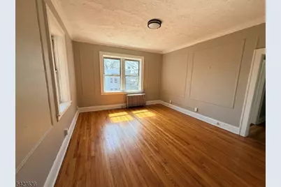 16 Irving St Apt #C6, Newark, NJ 07112 - Photo 2