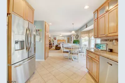 8 Mulberry Ct, Roxbury Township, NJ 07876 - Photo 10